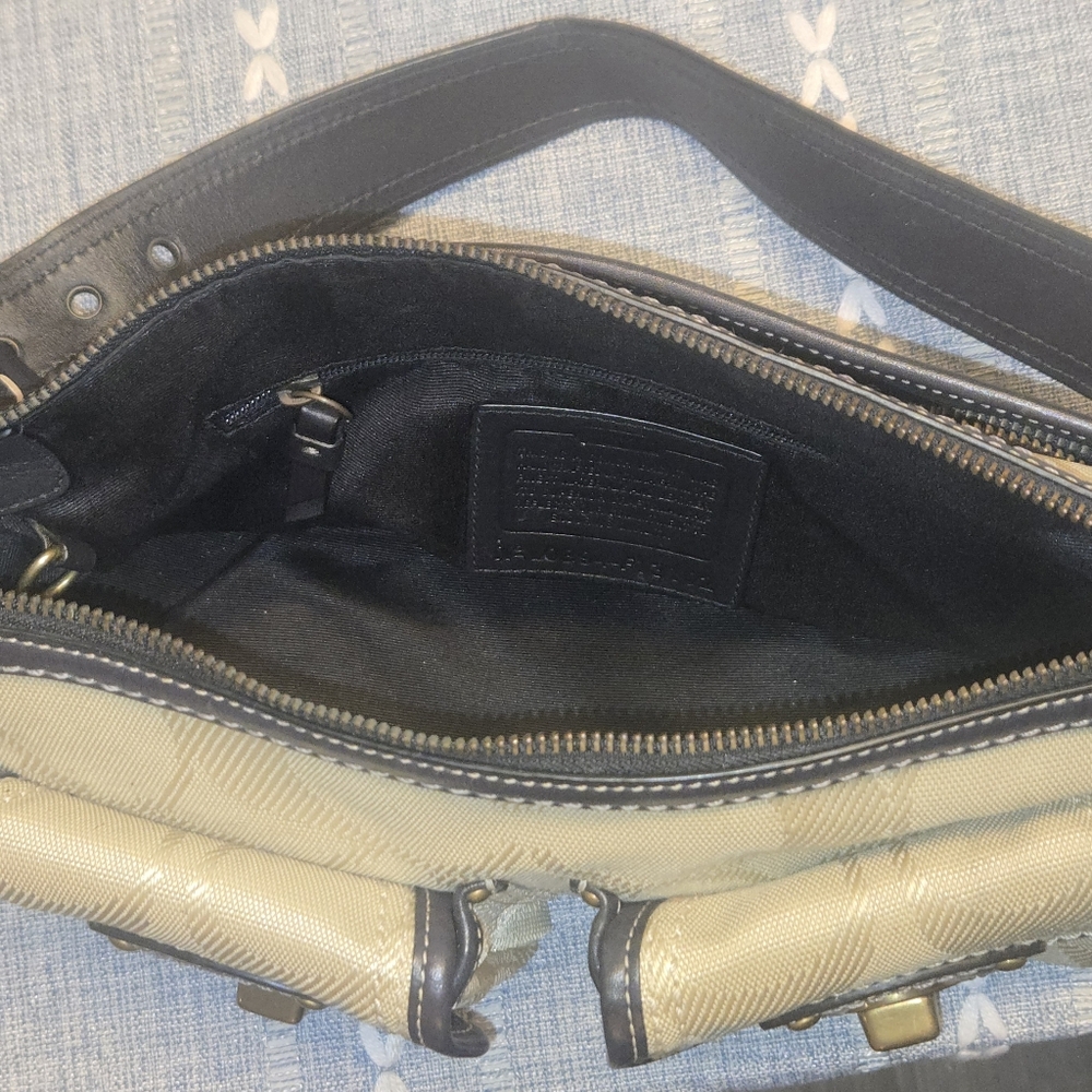 Coach Y2K Double Turnlock Shoulderbag - Picture 16 of 16